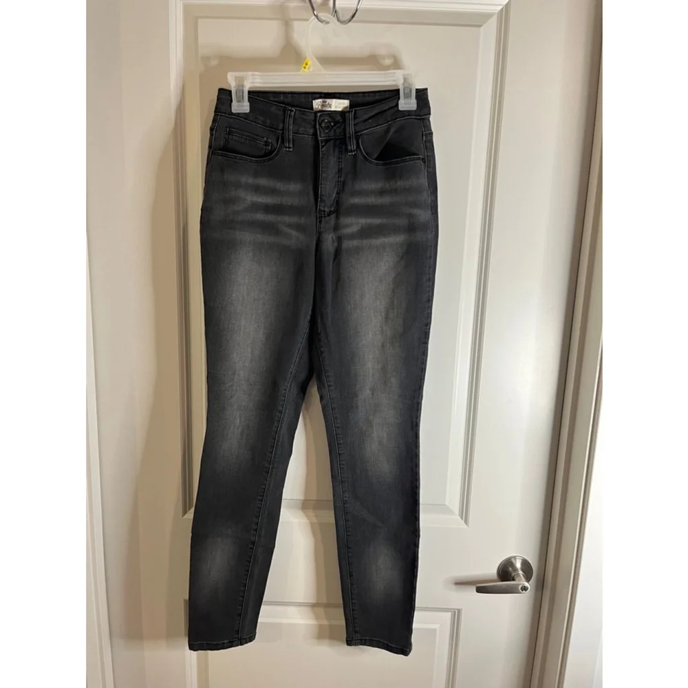 Royalty For Me Skinny High Rise Jeans Women's Size 6 Black Medium Wash - Picture 3 of 10